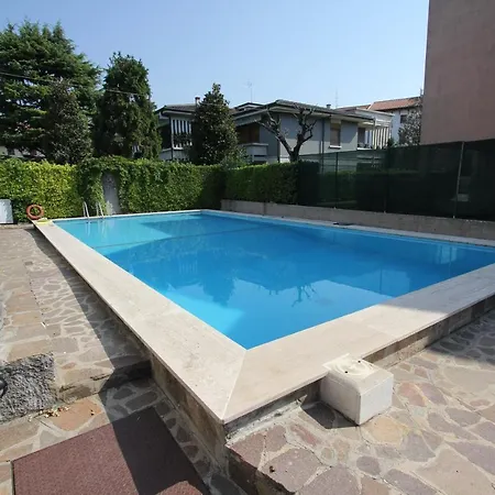 Front Apartment *